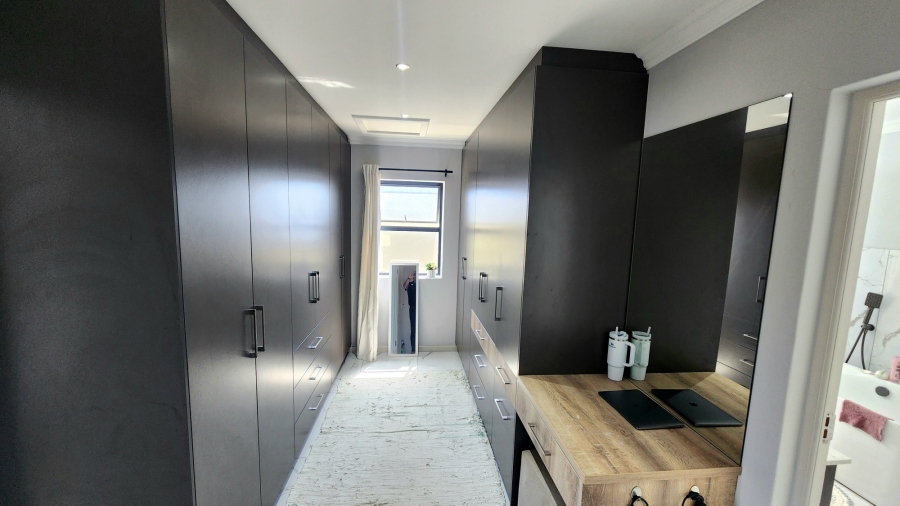 3 Bedroom Property for Sale in Hartenbos Heuwels Western Cape